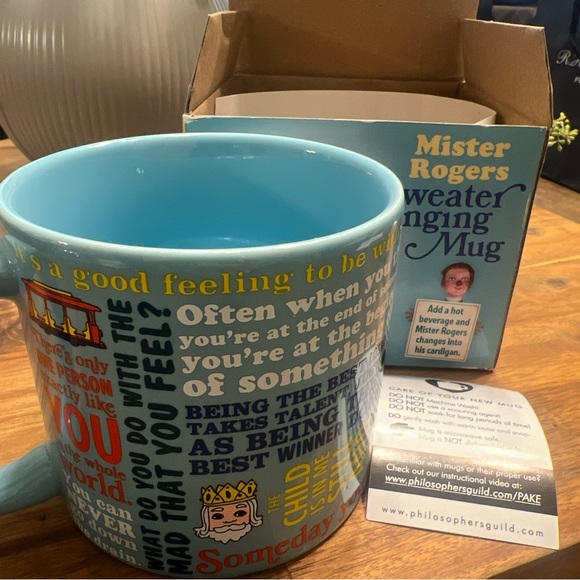 Mister Rogers’ Neighborhood 2014 Sweater Changing Mug / NEW / Fred Rogers. - Picture 4 of 8